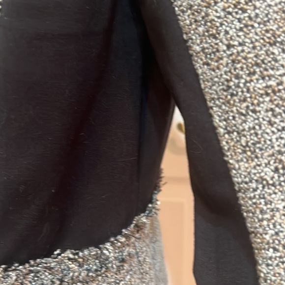 Short, semi fitted jacket. Black & gray tweed. - Picture 4 of 11